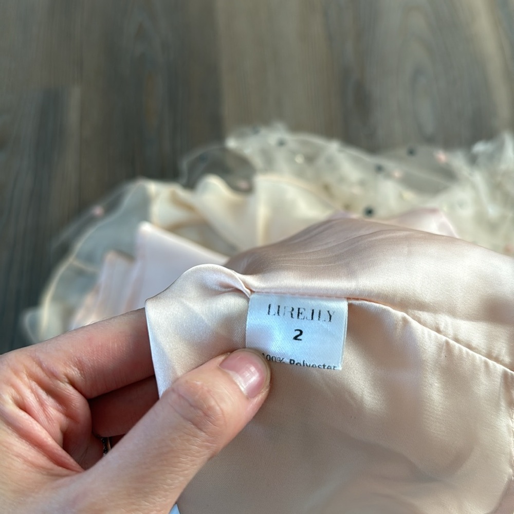 LIKE NEW LURELLY CIERRA TULLE DRESS - Picture 10 of 11